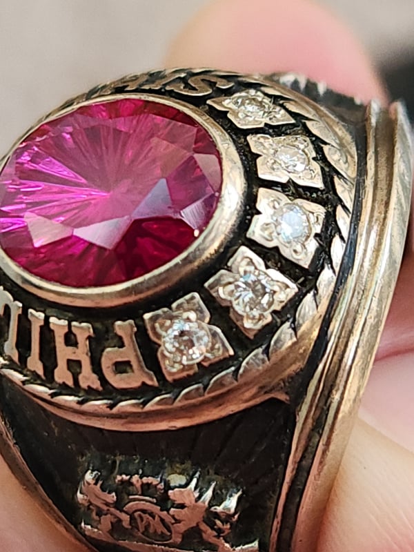 nhẫn mỹ xưa bá cấm vàng đính xoàn thiên nhiên