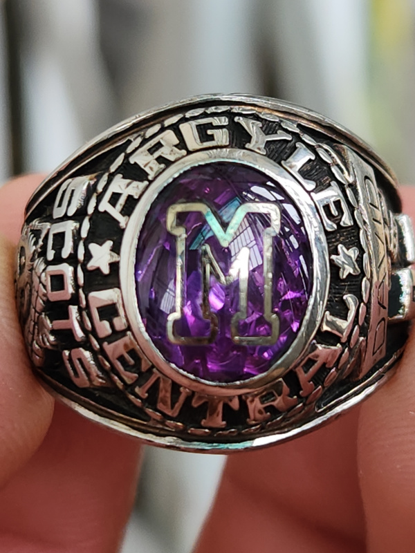 nhẫn mỹ xưa hột khảm chữ hãng Jostens