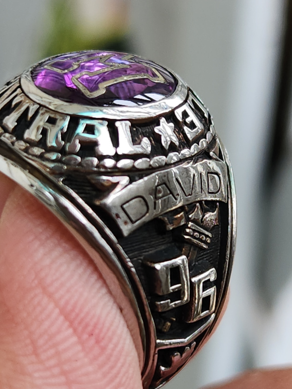 nhẫn mỹ xưa hột khảm chữ hãng Jostens