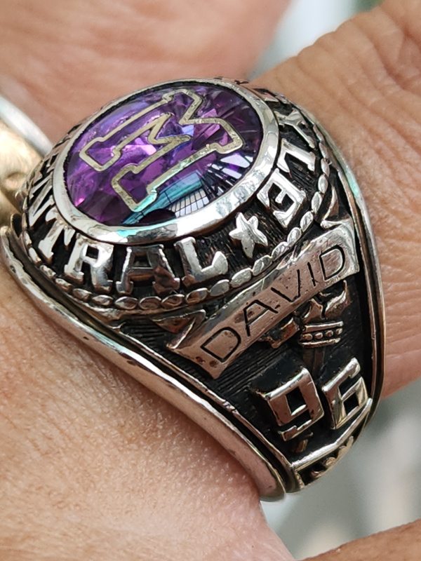 nhẫn mỹ xưa hột khảm chữ hãng Jostens