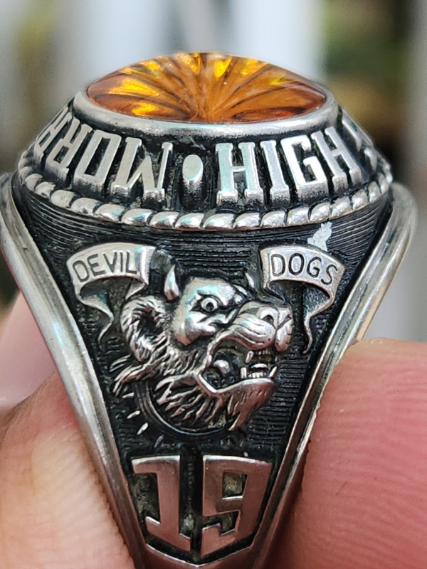 nhẫn mỹ xưa jostens ltm hột vàng tia