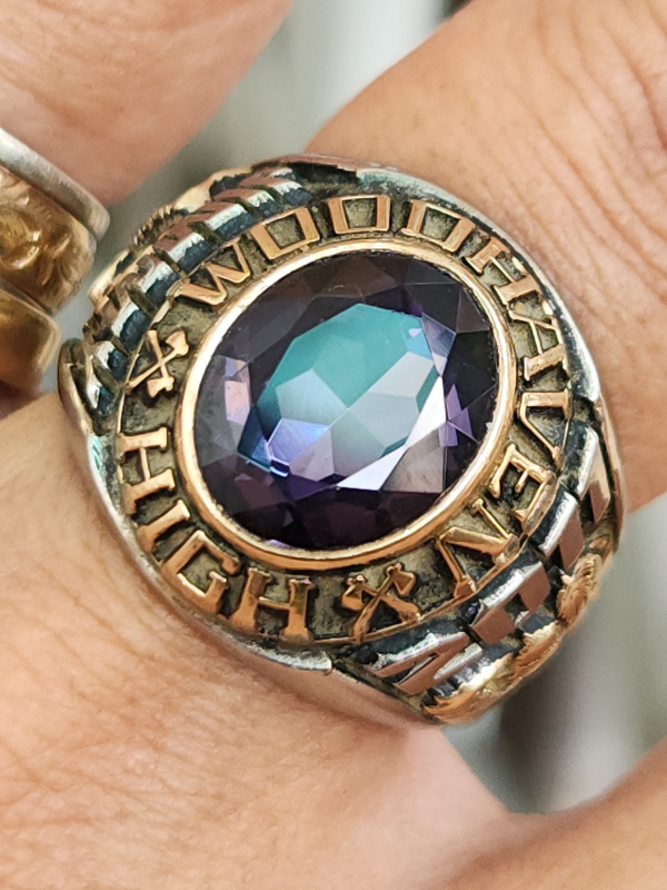 nhẫn mỹ xưa trường học ốp vàng Jostens DCST