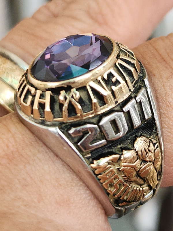 nhẫn mỹ xưa trường học ốp vàng Jostens DCST