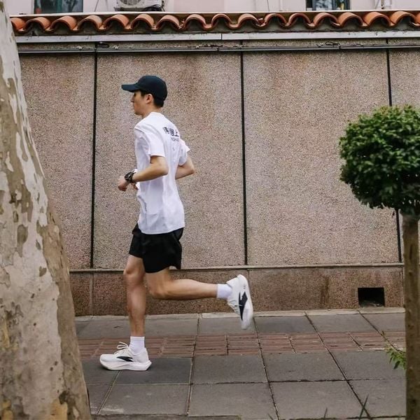 Giày chạy bộ Zone 2 90 ANTA fit chân và êm ái