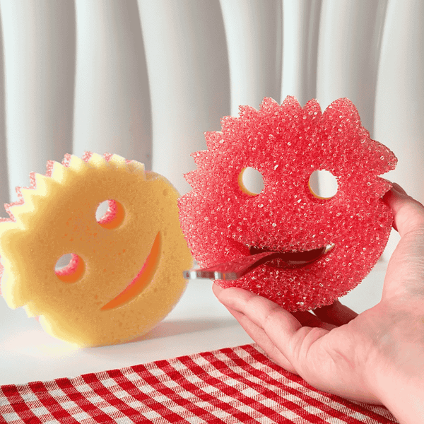 Miếng rửa chén bọt biển Scrub Mommy
