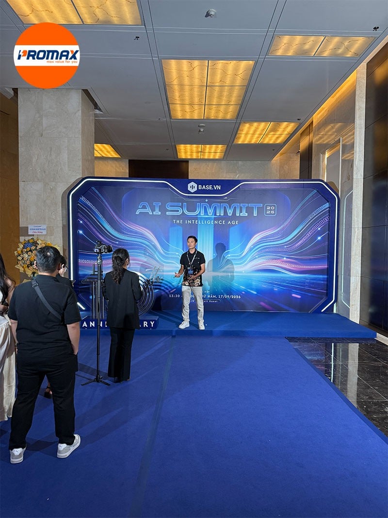 Quạt đèn LED 3D Holobox PromaxShop có mặt trong sự kiện AI Summit của BASE.VN