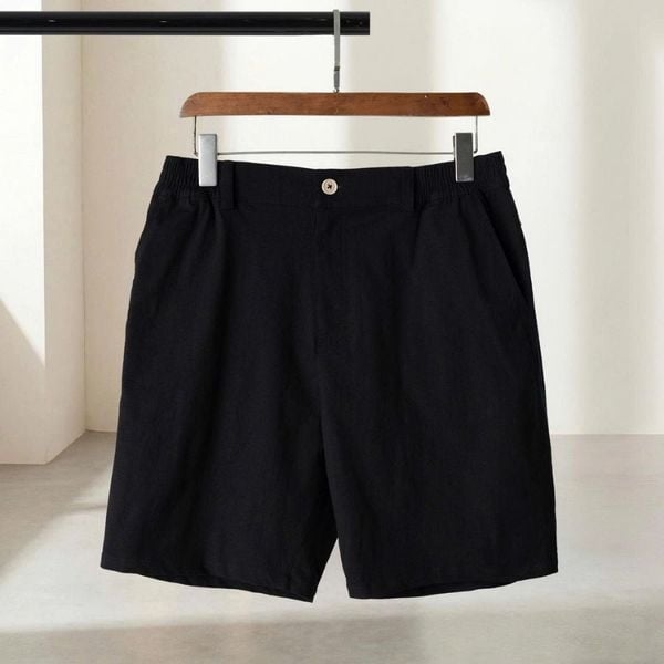 Mặt trước quần short đũi đen big size nam AKYOO cạp nút phối lưng thun