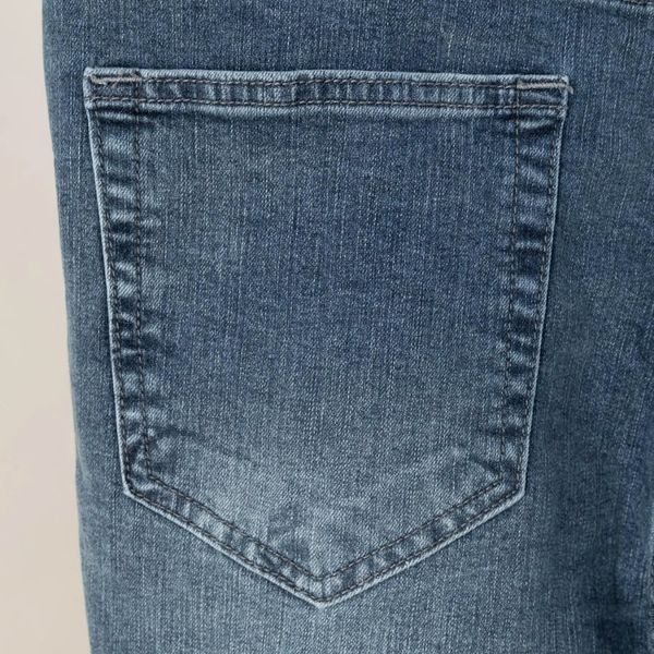 Chi tiết túi sau quần short jean big size nam AKYOO
