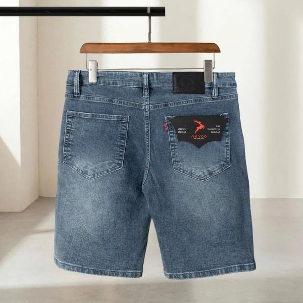Mặt sau và hai túi ốp quần short jean xanh big size nam