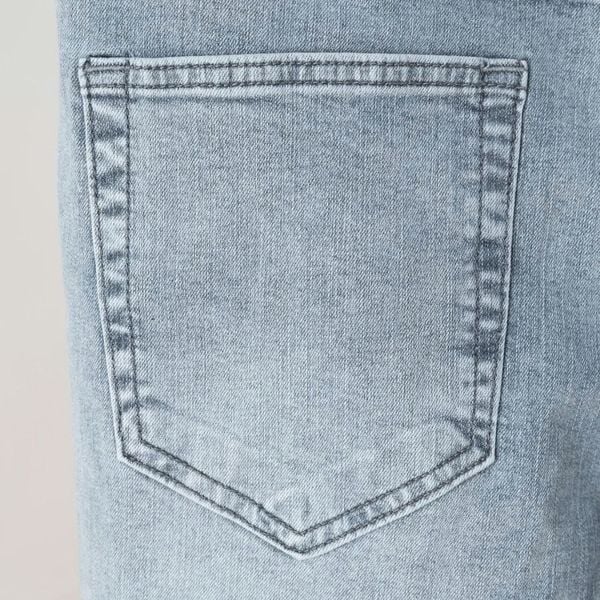 Chi tiết túi sau quần short jean xanh trắng big size nam