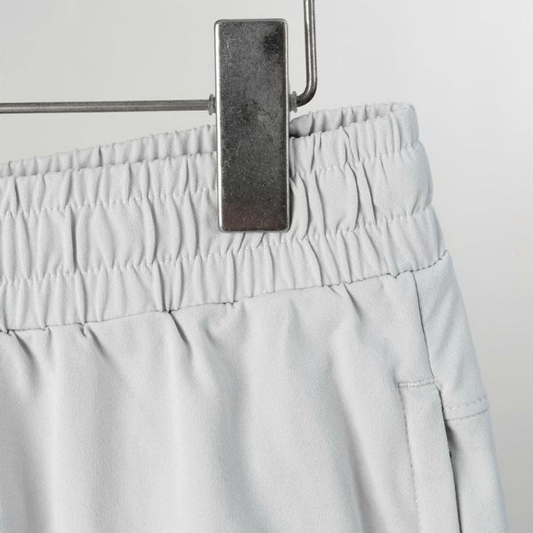 Chi tiết cạp chun toàn vòng của quần short nam
