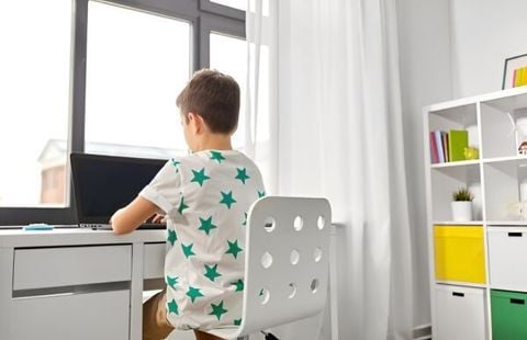 DERGO - Không gian Sống Khoẻ - Cách bố trí bàn học trong phòng ngủ khoa học, hiệu quả nhất