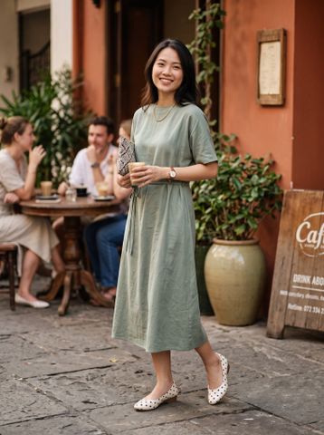 Đầm đơn sắc + giày gót thấp – Thanh lịch cho những buổi gặp gỡ
