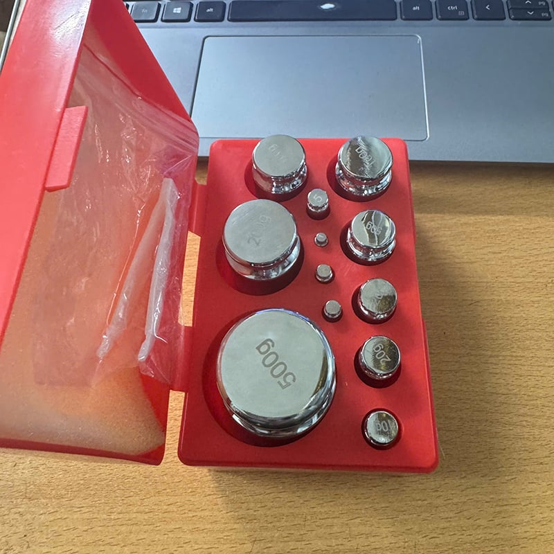 Bộ 12 quả cân định lượng tiêu chuẩn M1 từ 1g -500g V2