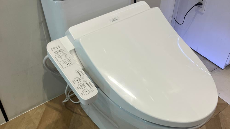 Nắp rửa điện tử Washlet mang đến trải nghiệm vệ sinh tiện nghi, hiện đại