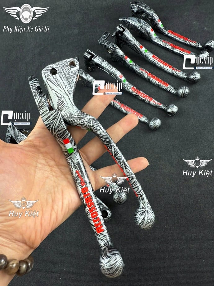 (CARBON TINH THỂ) Cặp Tay Thắng Carbon TINH THỂ Mod Chữ Rccossrto Gắn Vario, Click, AB, Vision, SH, Exciter, Winner, Raider, Satria, Mio, Luvias, Nouvo, Lead, PS, Dylan, Wave, Sirius, Future MS6764