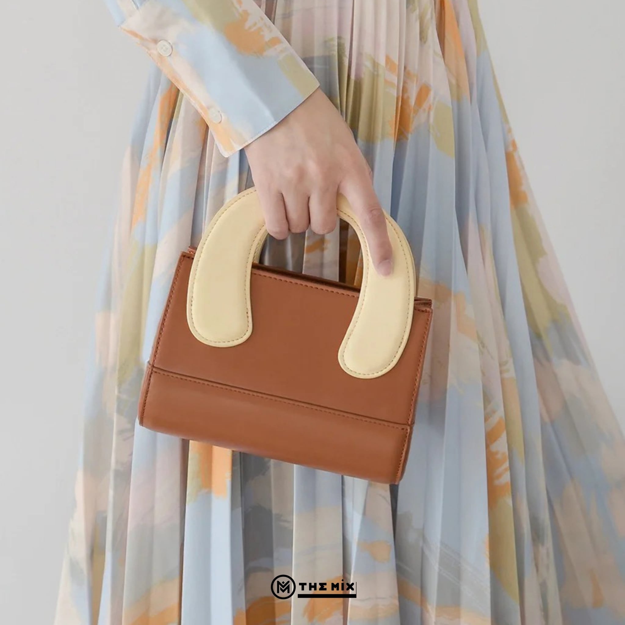 Túi Jonbag Chữ Nhật Màu Da Bò Kem