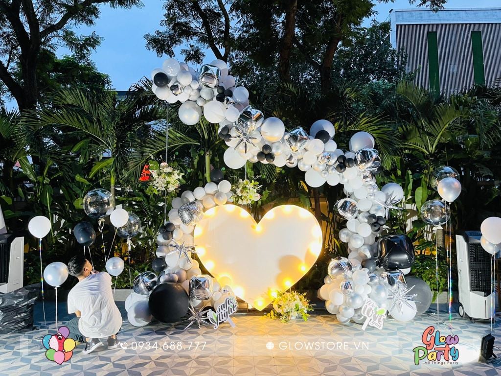 Trang-tri-cau-hon-ngoai-troi-an-tuong-sang-trong