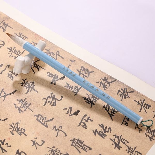 Bút lông Hoa Dạng tiểu khải trung khải tiểu chuẩn