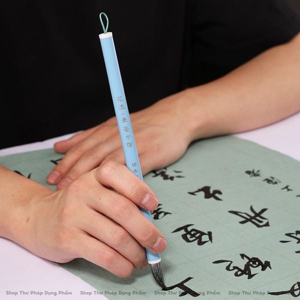 Bút lông Hoa Dạng tiểu khải trung khải tiểu chuẩn