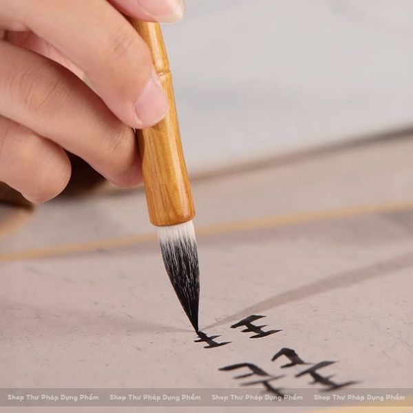 Bút lông Thanh Yên Thu Thập cán gỗ lông kiêm hào