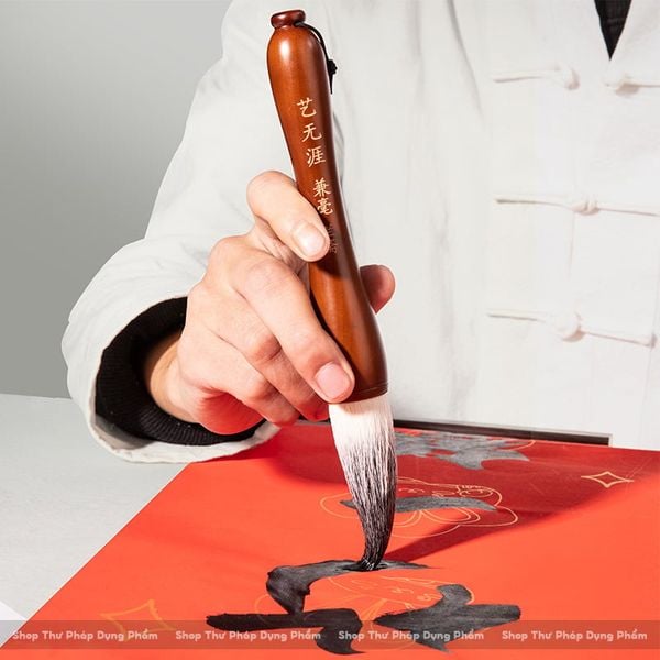 Bút lông thư pháp viết chữ cỡ lớn đại tự viết câu đối
