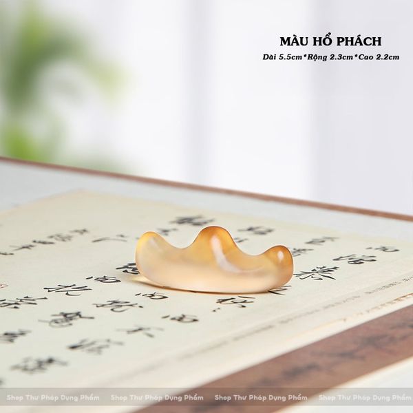 Gác bút ngọc Lưu Li hình sơn tự màu sáng trong