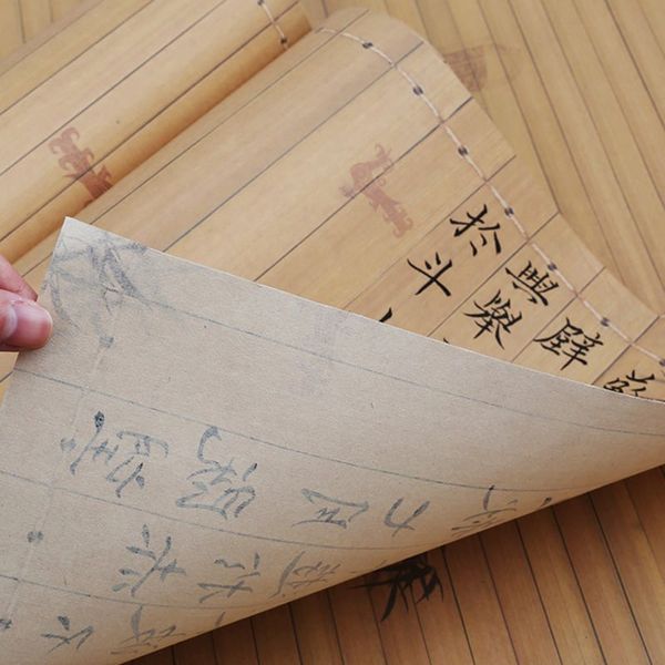 Giấy xuyến chỉ in hình thẻ tre viết chữ tiểu khải tác phẩm thư pháp