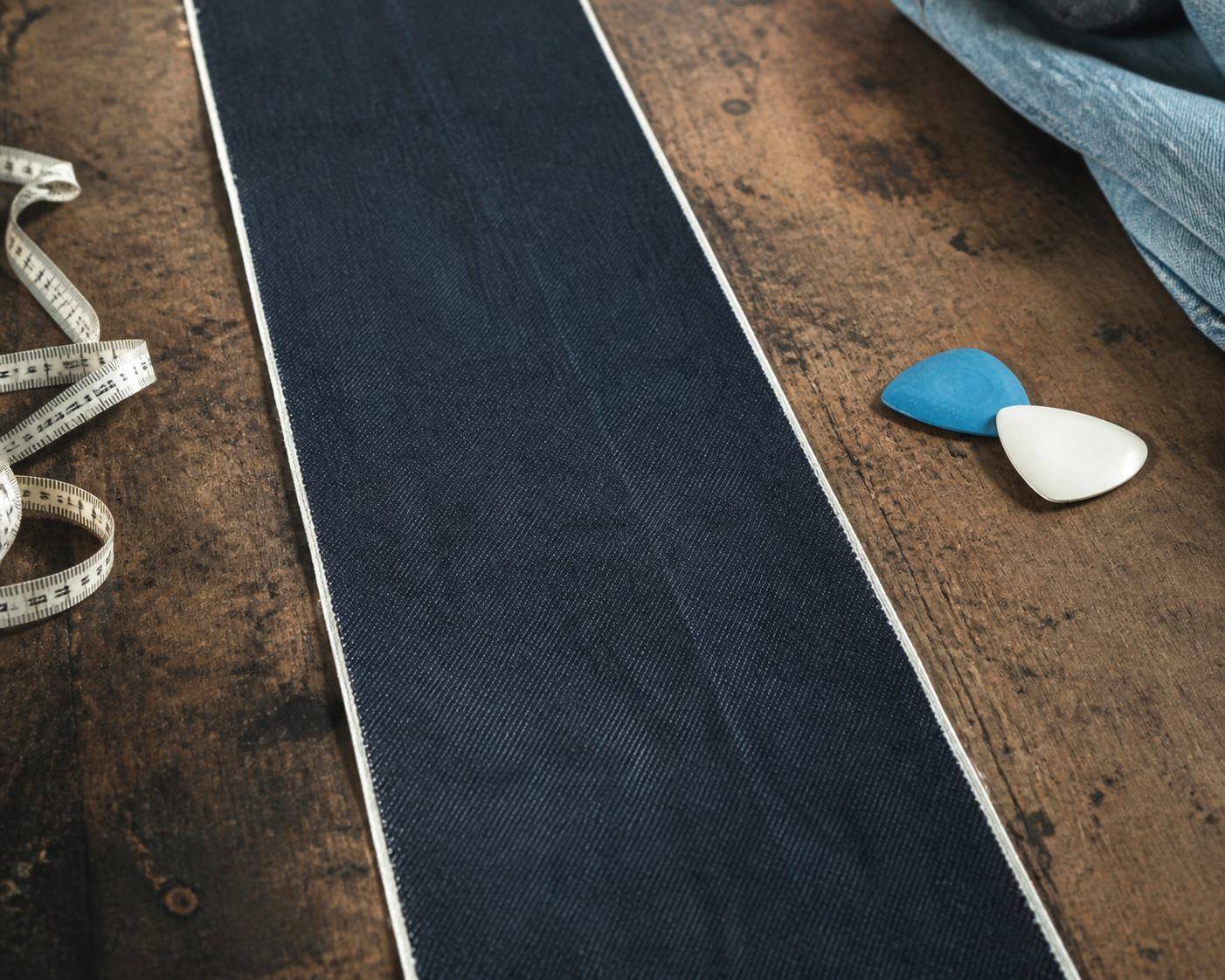 Máy dệt con thoi và khổ vải hẹp tạo nên selvedge denim