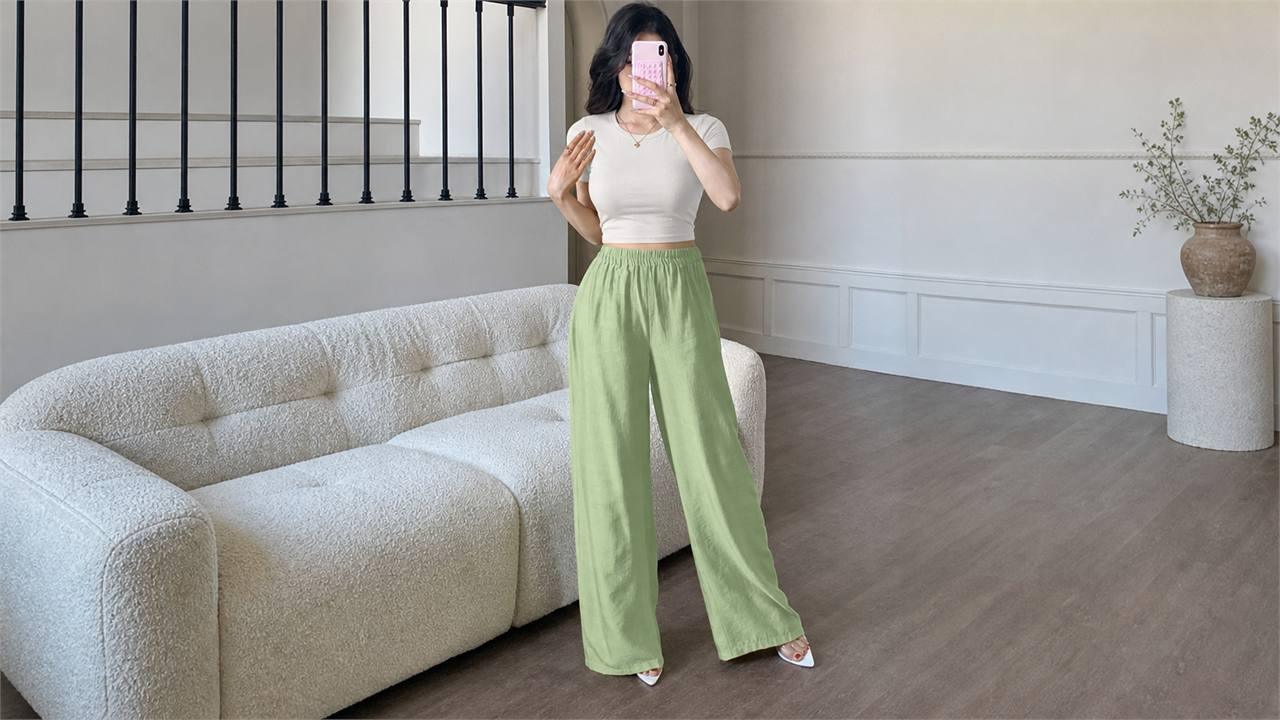 Quần ống rộng phối áo ôm, áo thun gọn hoặc baby tee để tôn dáng