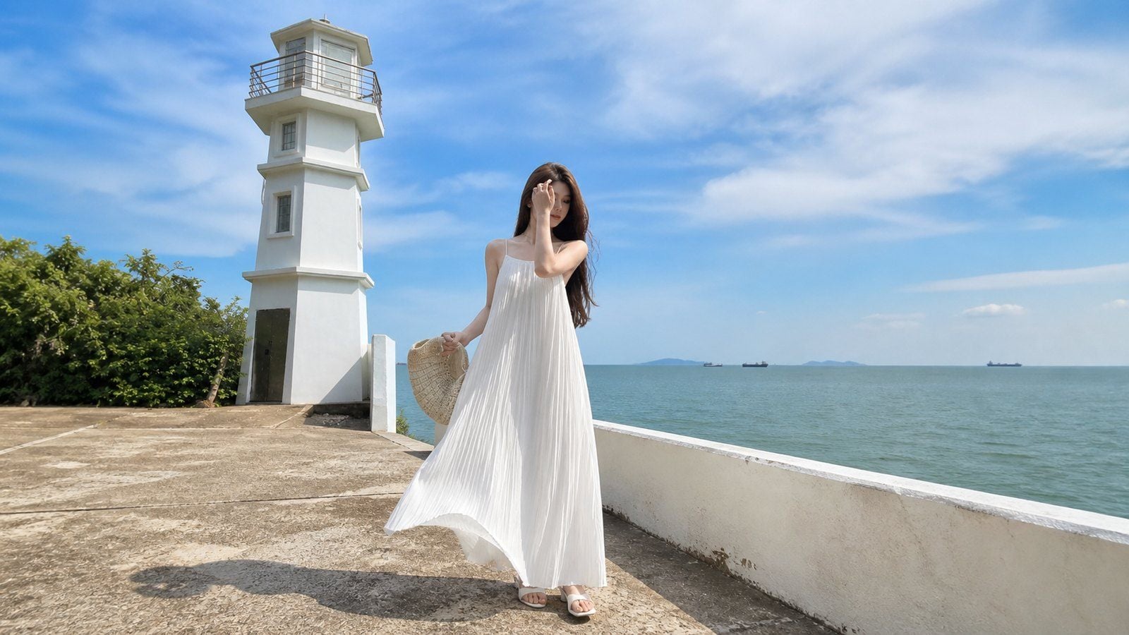 Đi biển, dạo bờ kè hoặc chụp ảnh ven nước ở Vũng Tàu
