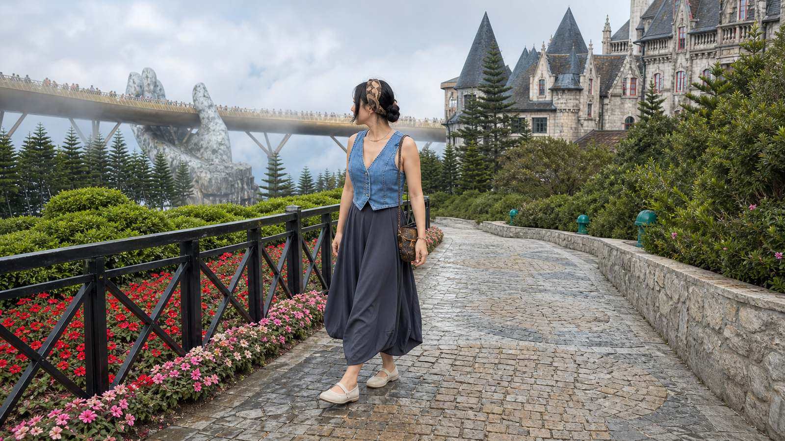 Giày cao gót, mule và boots khó đi khi tham quan Bà Nà Hill