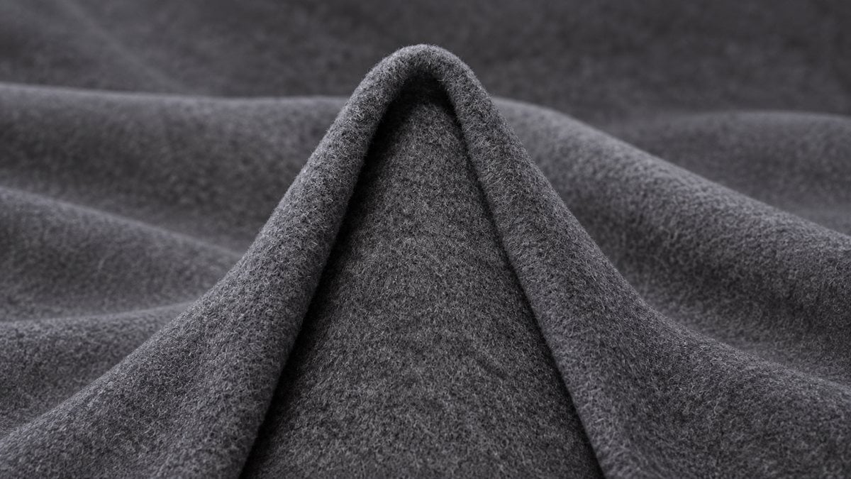 Áo len cashmere pha len hoặc sợi tổng hợp dễ ứng dụng