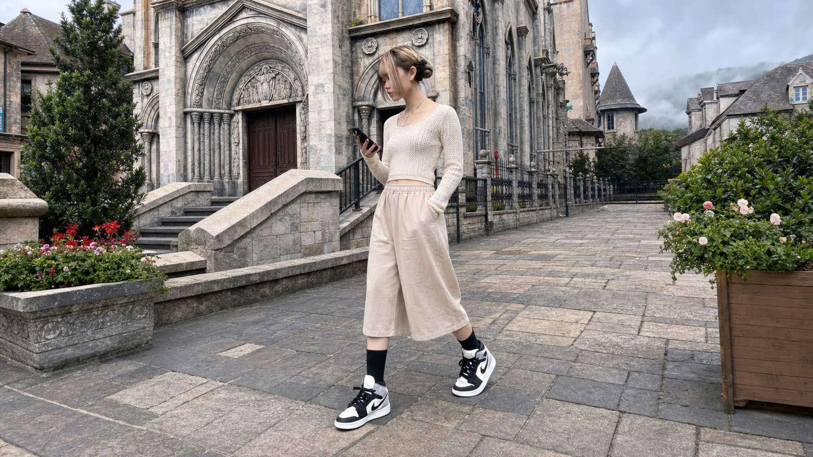 Knit top phối quần culottes thoải mái khi đi Bà Nà Hill
