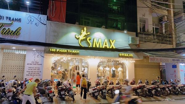 Smax Shop Đà Nẵng với outfit nữ trẻ trung, dễ mua