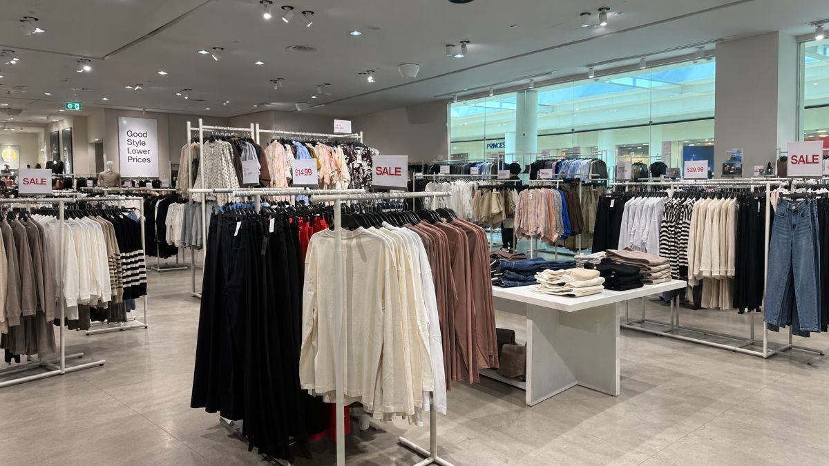 Kênh bán outlet giúp thương hiệu xoay vòng hàng hóa