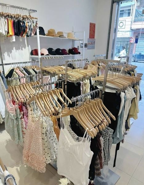 Sóng Biển Shop Nha Trang với thời trang nữ trẻ và dễ ứng dụng