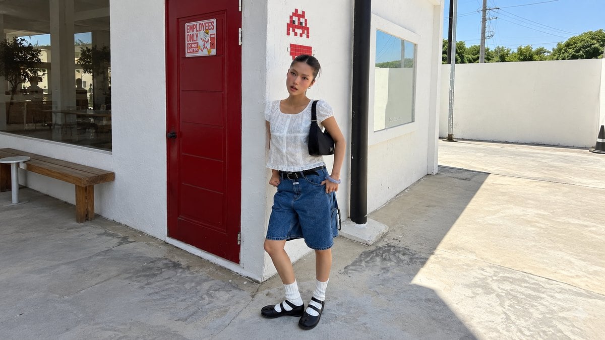 Giày Mary Jane phối quần short hoặc skort cho outfit dạo phố