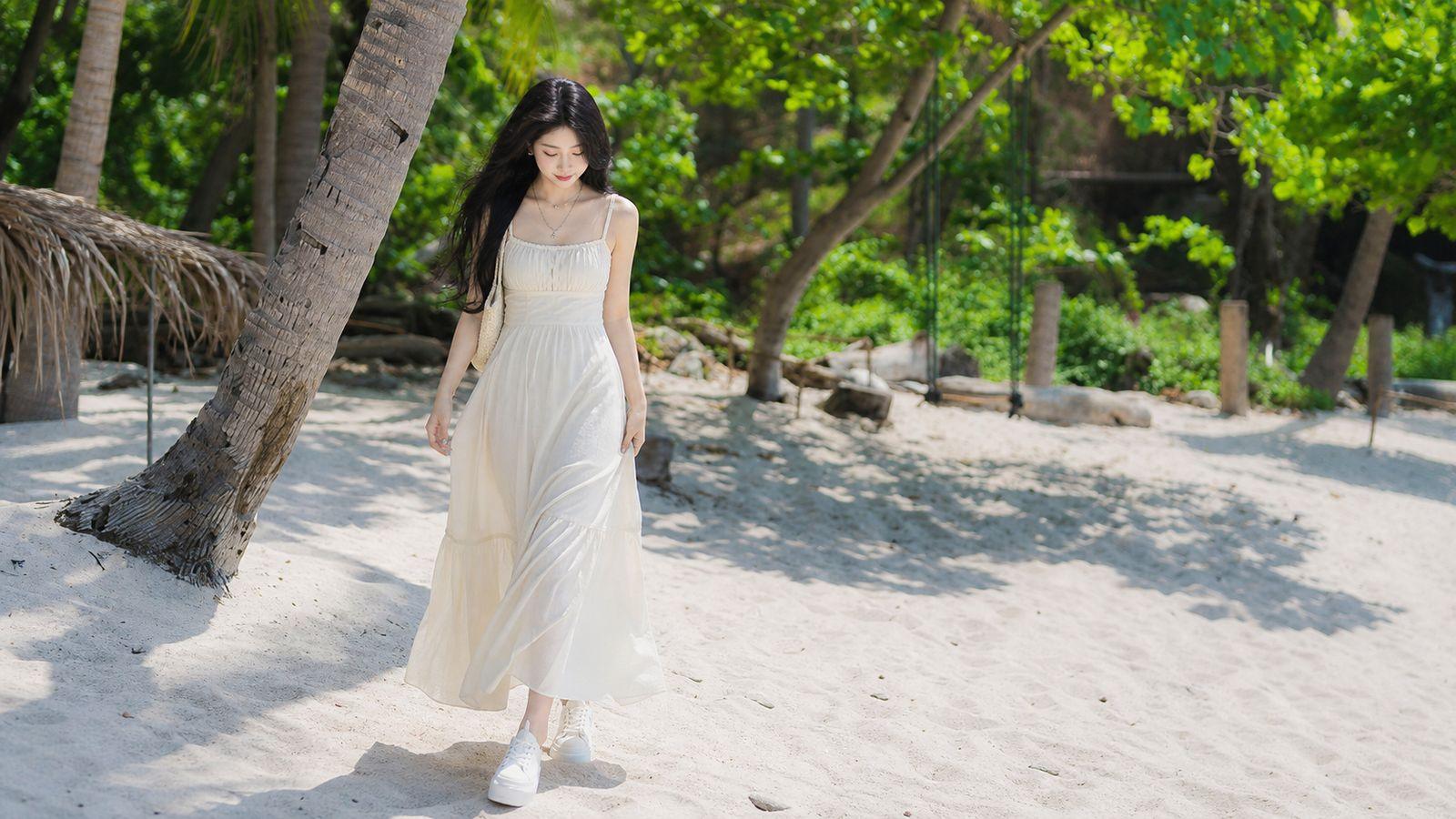 Váy maxi sáng màu phù hợp biển và resort ở Đà Nẵng