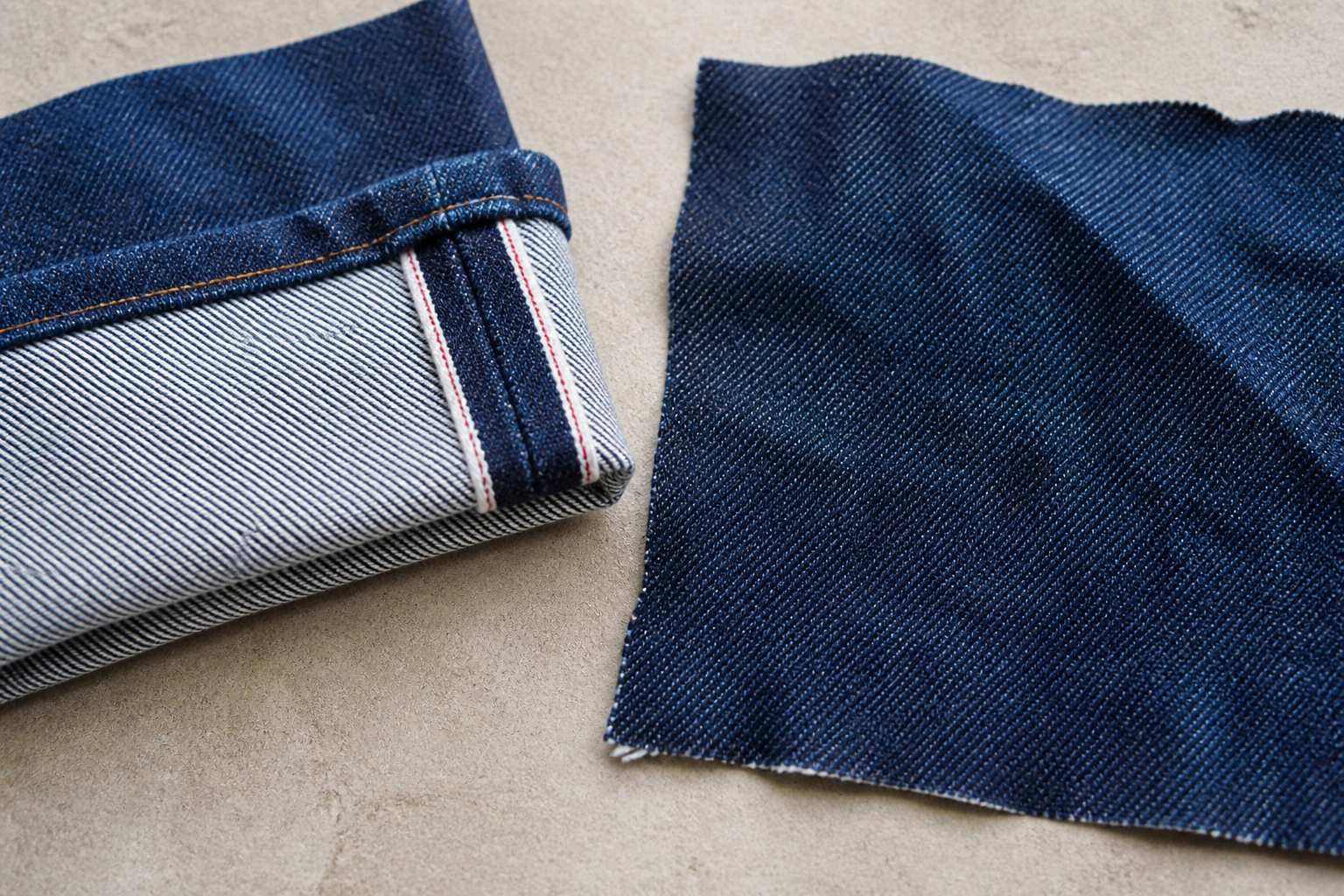 Selvedge nói về cách dệt, raw denim nói về trạng thái chưa wash