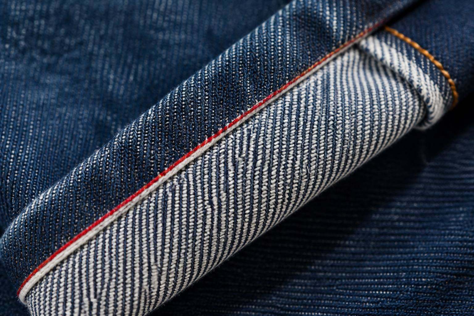 Đường chỉ màu ở biên vải selvedge denim