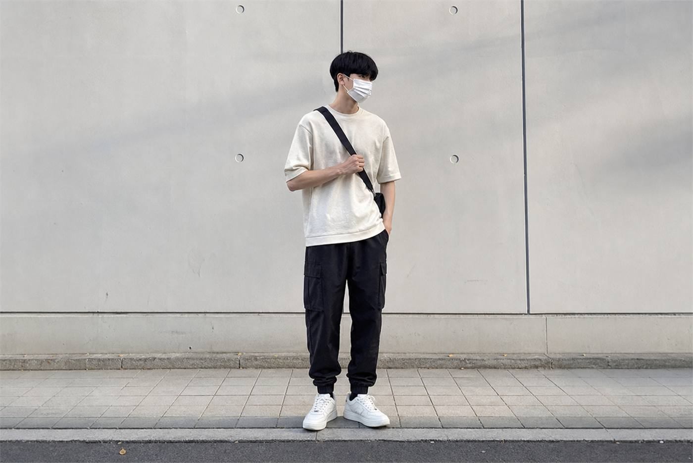 Nam cao 1m7 phối streetwear với jogger hoặc cargo vừa phom