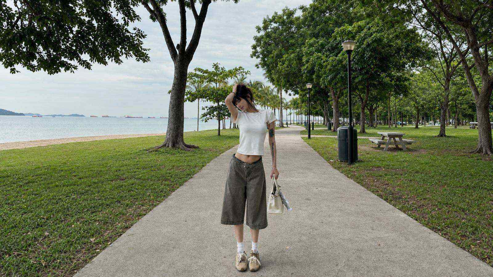 Quần culottes thoải mái hơn quần ôm nhưng vẫn giữ được vẻ chỉn chu
