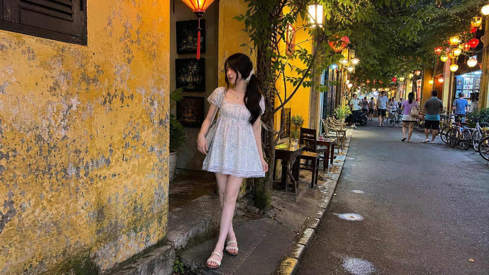 Áo trễ vai phối chân váy chữ A cho set đi Hội An nữ tính hơn