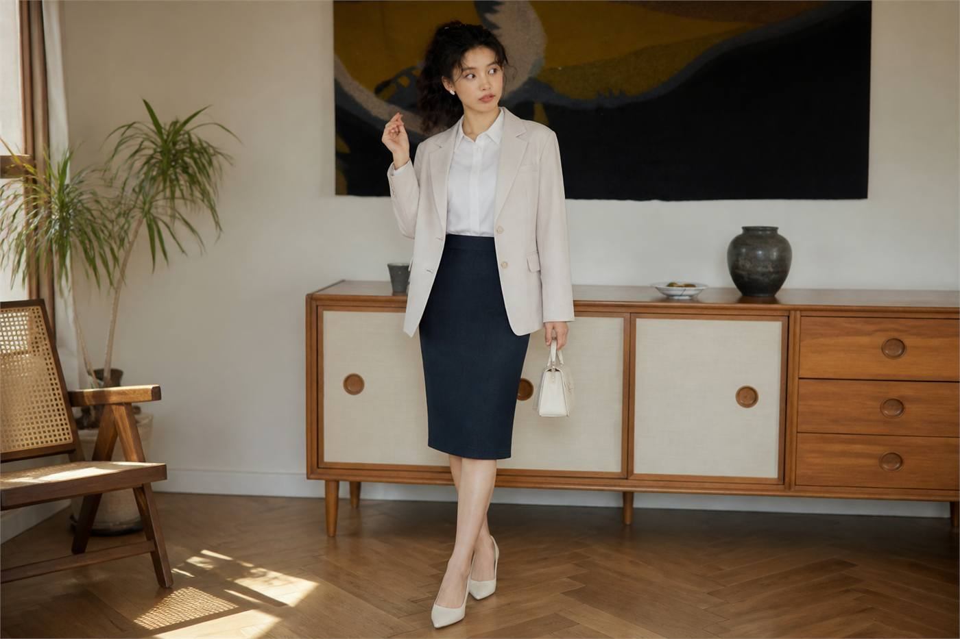 Áo sơ mi trắng nữ thanh lịch cho môi trường công sở