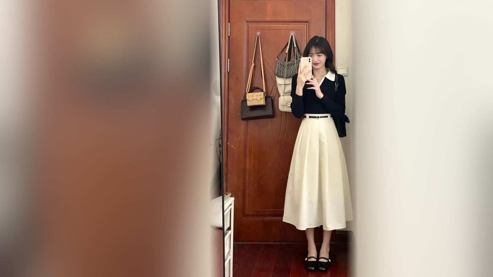 Cardigan phối với chân váy midi hoặc chân váy chữ A