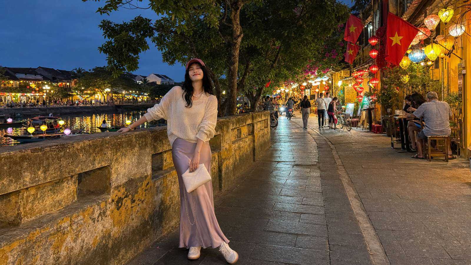Áo ba lỗ phối quần short và sơ mi khoác mỏng cho ngày nóng