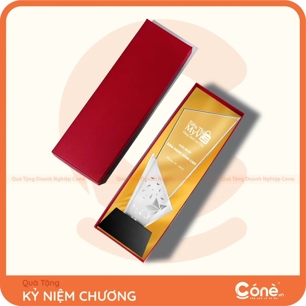 Kỷ niệm chương pha lê in theo yêu cầu kèm hộp đỏ lót vải vàng