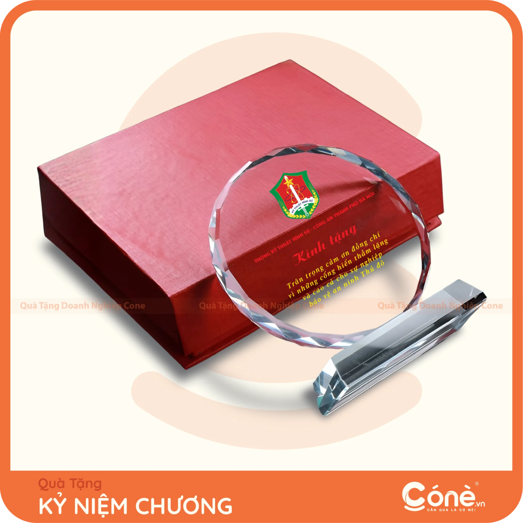 Kỷ niệm chương pha lê tròn in logo Công an Thành phố Hà Nội kèm hộp đỏ