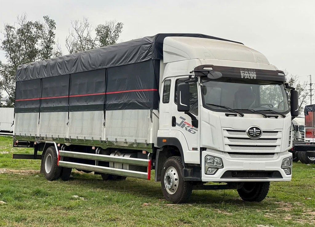 faw 8 tấn thùng dài 8m2